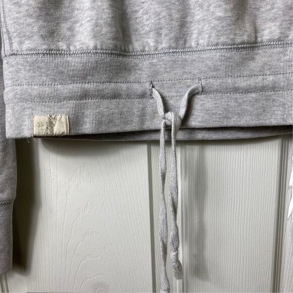American Eagle Gray Cropped Long Sleeve Sweatshirt Size S‎  (2466) - Picture 4 of 5